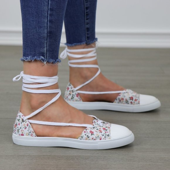 Floral Design Flat Laced-up Sneaker Sandal - Picture 6 of 9